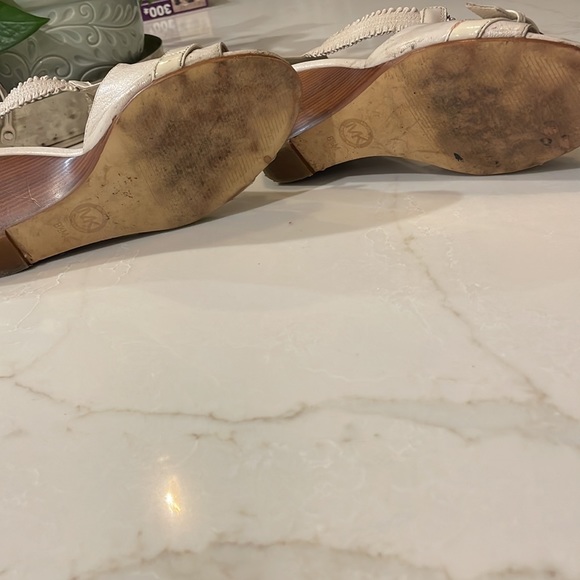 MICHAEL KORS SEXY LEATHER CREAM WEDGE - Picture 7 of 7